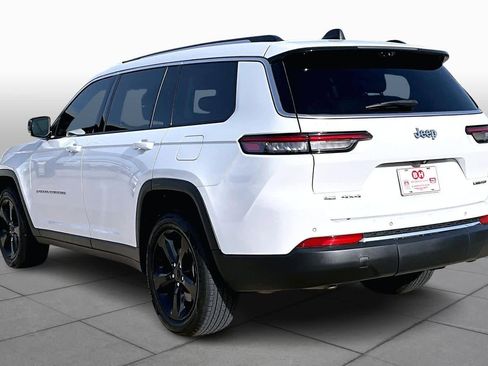 Used 2022 Jeep Grand Cherokee L Limited w/ Luxury Tech Group II image 11