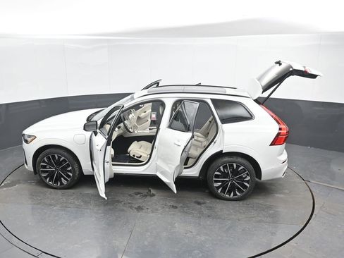 New 2026 Volvo XC60 T8 Ultra w/ Climate Package AWD/4WD image 48