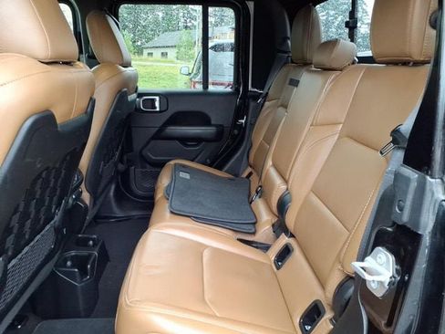 Used 2021 Jeep Gladiator Rubicon AWD/4WD image 15