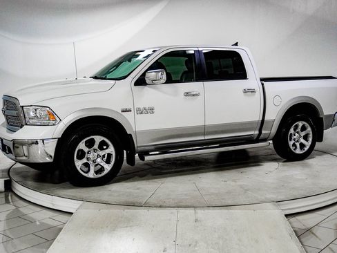 Used 2015 RAM 1500 Laramie w/ Convenience Group AWD/4WD image 3