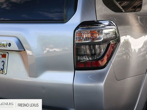 Used 2019 Toyota 4Runner SR5 Premium w/ Wilderness Package AWD/4WD image 7