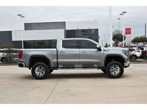 Used 2025 GMC Sierra 1500 SLT image 7