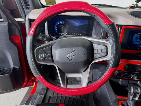 Used 2023 Ford Bronco Wildtrak AWD/4WD image 13