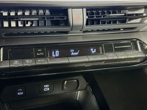 Used 2024 Toyota Prius LE FWD image 23