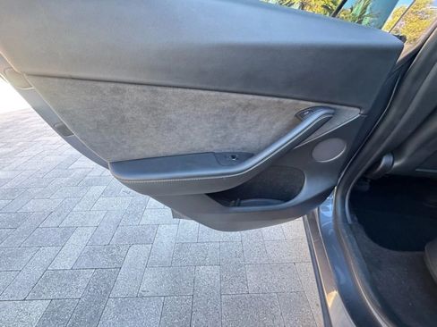 Used 2024 Tesla Model Y Performance AWD/4WD image 28