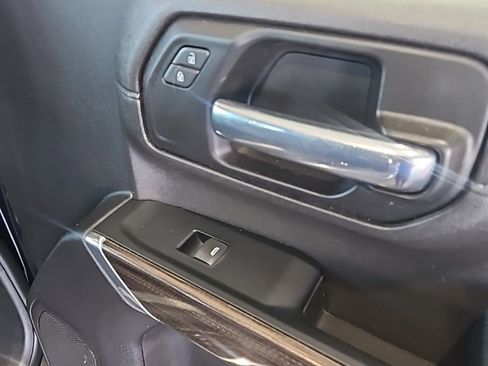 Used 2023 Chevrolet Silverado 2500 LT image 12