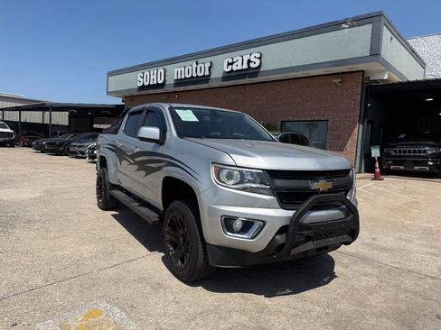 Used 2018 Chevrolet Colorado Z71 RWD image 2