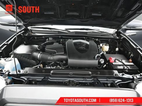 Used 2022 Toyota Tacoma TRD Sport image 30