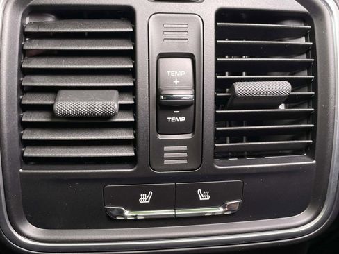 New 2026 Porsche Macan image 25