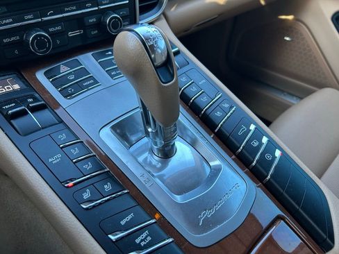 Used 2012 Porsche Panamera S image 25