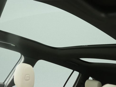 New 2026 Mercedes-Benz GLB 250 image 11