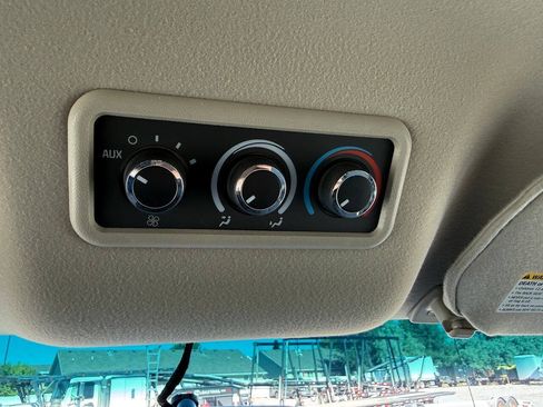 Used 2016 GMC Savana 3500 LT w/ LT Preferred Equipment Group RWD image 38