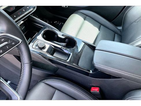 Used 2025 Buick Envision Preferred AWD/4WD image 18