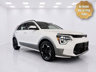 Used 2023 Kia Niro Wave w/ Wave Preserve Package