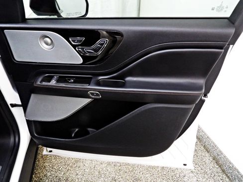 Used 2022 Lincoln Aviator Grand Touring w/ Equipment Group 301A AWD/4WD image 12