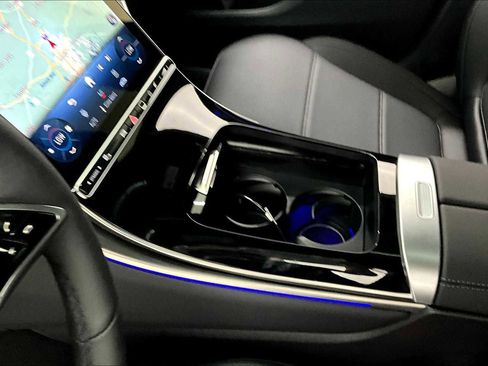 New 2025 Mercedes-Benz GLC 300 image 7