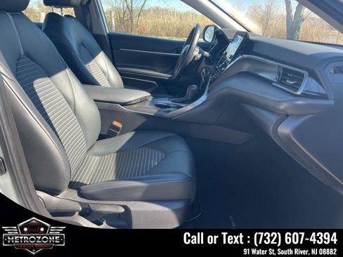 Used 2021 Toyota Camry SE FWD image 14