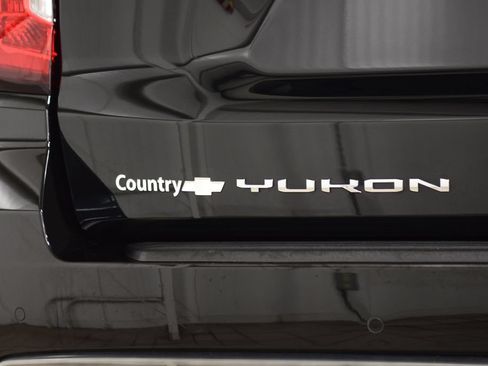 Used 2024 GMC Yukon AT4 AWD/4WD image 23