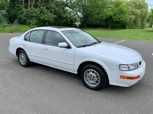Used 1996 Nissan Maxima GLE FWD image 10