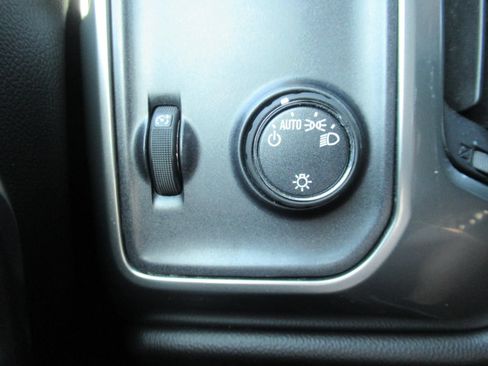 Used 2019 Chevrolet Silverado 1500 LT RWD image 22