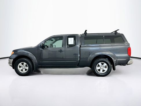 Used 2011 Nissan Frontier SV w/ SV Premium Utility Pkg AWD/4WD image 4