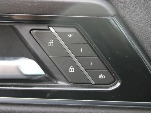 Used 2025 GMC Yukon Denali image 45