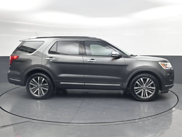 Used 2018 Ford Explorer Platinum AWD/4WD image 3