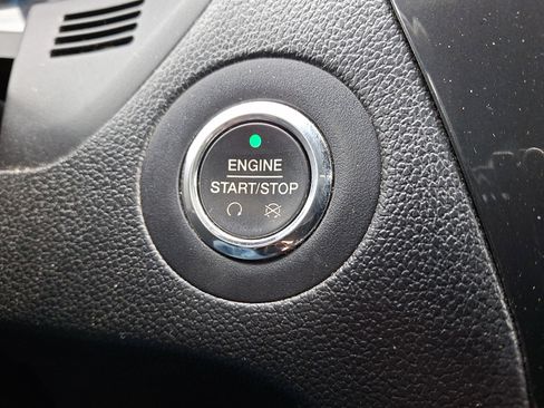 Used 2018 Ford Explorer XLT w/ Equipment Group 202A image 24