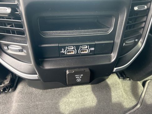 Used 2020 RAM 1500 Big Horn AWD/4WD image 13