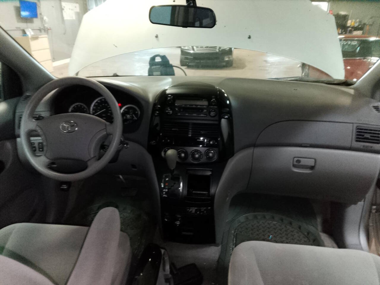 Used 2005 Toyota Sienna FWD image 25