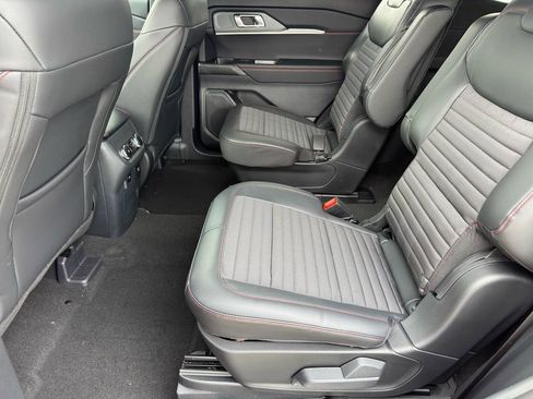 New 2026 Ford Explorer ST-Line w/ ST-Line Street Pack image 14