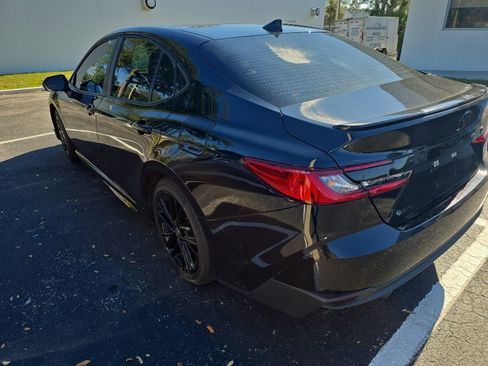 Used 2025 Toyota Camry SE image 8