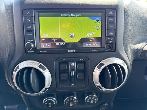 Used 2015 Jeep Wrangler Unlimited Sahara w/ Max Tow Package AWD/4WD image 30