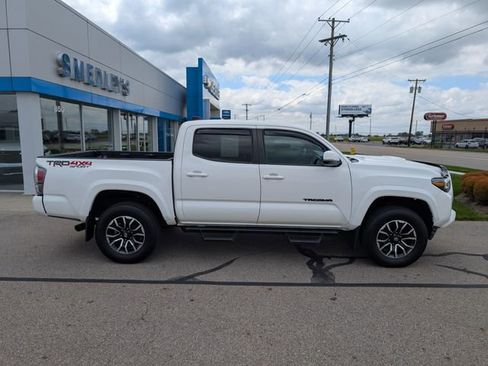 Used 2021 Toyota Tacoma TRD Sport w/ Technology Package AWD/4WD image 2