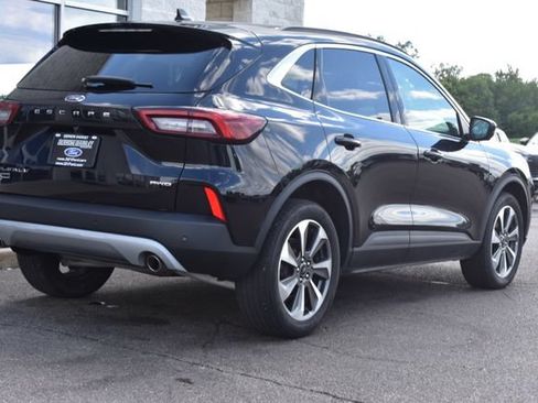 Used 2023 Ford Escape Platinum AWD/4WD image 17
