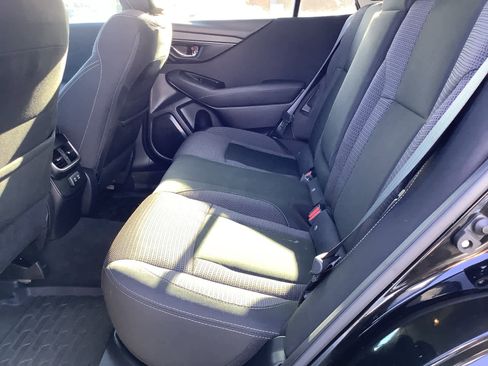 Used 2022 Subaru Outback Premium image 9