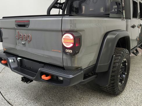 Used 2021 Jeep Gladiator Mojave AWD/4WD image 30