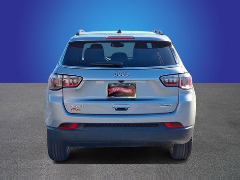 Used 2024 Jeep Compass Latitude image 5