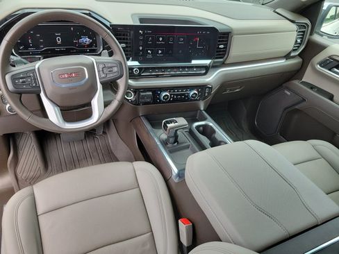 Used 2025 GMC Sierra 1500 SLT w/ SLT Premium Plus Package AWD/4WD image 18