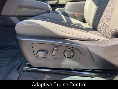 Used 2024 Chevrolet Colorado ZR2 w/ Technology Package AWD/4WD image 16