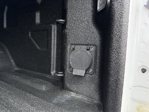 Used 2022 Chevrolet Silverado 3500 High Country image 40