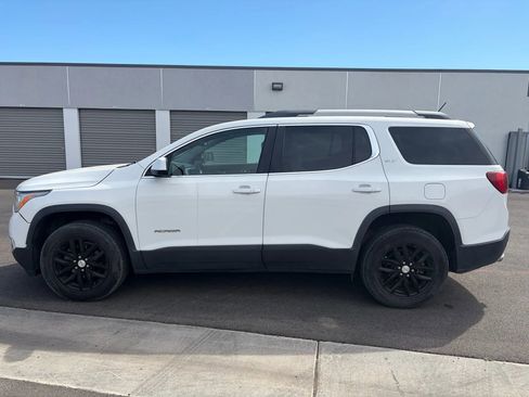 Used 2018 GMC Acadia SLT image 3
