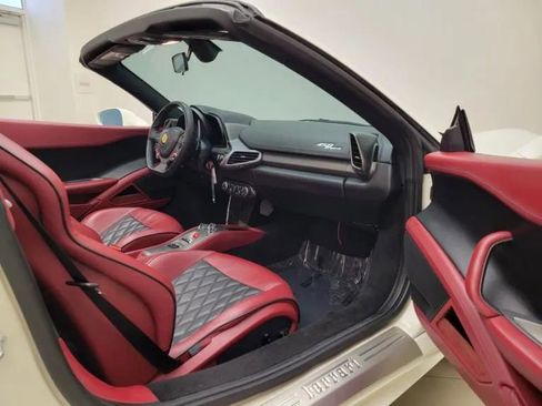 Used 2014 Ferrari 458 Spider RWD image 4