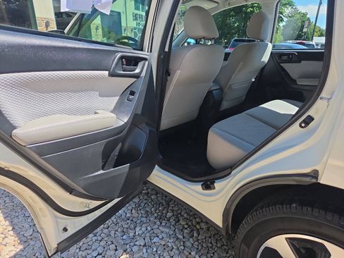 Used 2018 Subaru Forester 2.5i w/ Alloy Wheel Package AWD/4WD image 16
