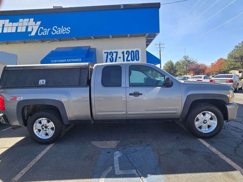 Used 2009 Chevrolet Silverado 1500 W/T AWD/4WD image 9
