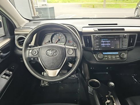 Used 2015 Toyota RAV4 XLE FWD image 18