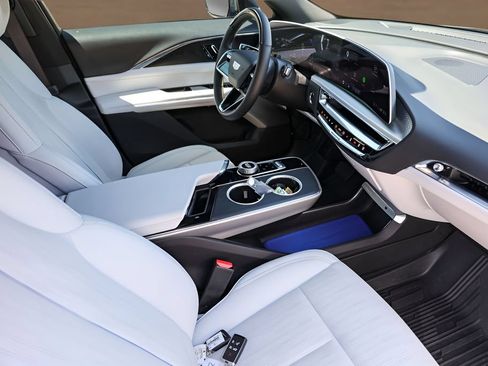 Used 2024 Cadillac Lyriq Luxury w/ LPO, Floor Liner Package AWD/4WD image 26