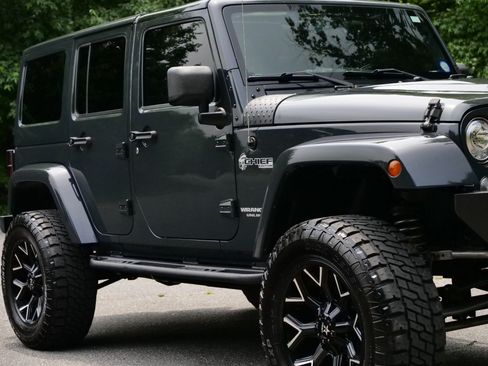 Used 2017 Jeep Wrangler Unlimited Sahara w/ Quick Order Package 23E Chief AWD/4WD image 49
