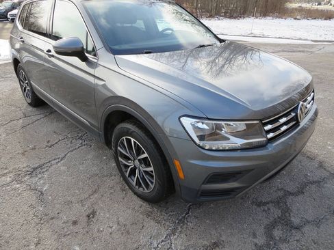 Used 2020 Volkswagen Tiguan SE w/ Panoramic Sunroof Package AWD/4WD image 12