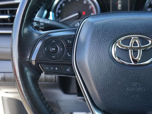 Used 2019 Toyota Camry SE FWD image 18